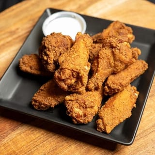 10 Wing Combo w/ Fry and Drink